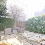 Апартаменты Charlotte's Charming Clifton Flat Бристоль