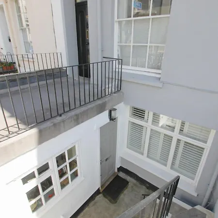 公寓 Charlotte's Charming Clifton Flat 布里斯托