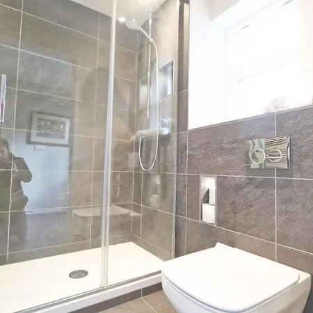 Charlotte's Charming Clifton Flat