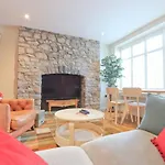 Charlotte's Charming Clifton Flat