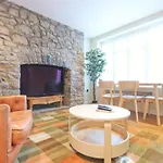 Daire Charlotte's Charming Clifton Flat