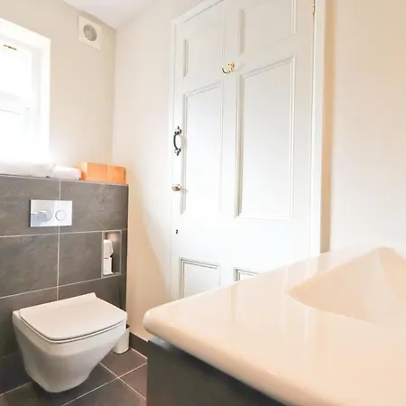 Charlotte's Charming Clifton Flat Bristol