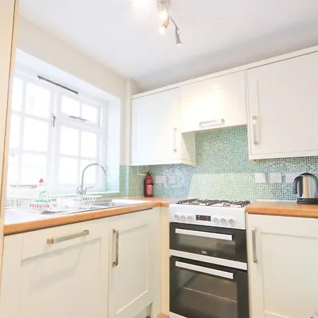 Charlotte's Charming Clifton Flat * Bristol