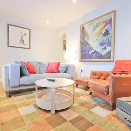 Charlotte's Charming Clifton Flat Bristol