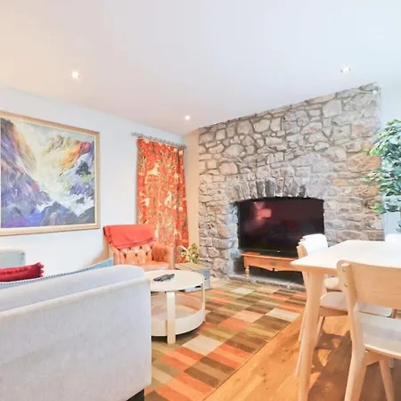 Charlotte's Charming Clifton Flat * Bristol