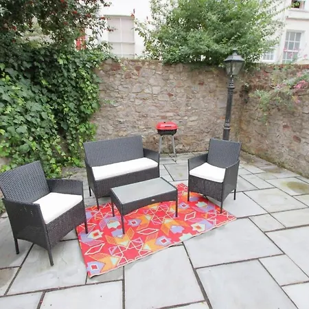 Charlotte's Charming Clifton Flat Appartamento *
